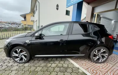 Renault Clio 2023 - 15950 EUR, 82000 km - AUTO.MOTO.pt - 82000km - foto 6 de 25