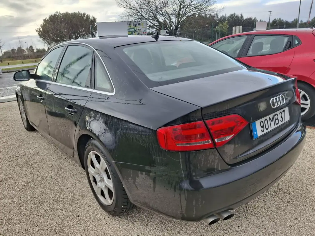 Audi A4 2011 - 11950 EUR, 141223 km - AUTO.MOTO.pt - 141223km - foto 6 de 13