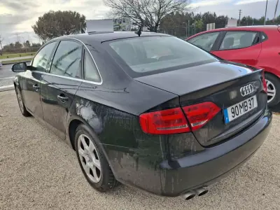 Audi A4 2011 - 11950 EUR, 141223 km - AUTO.MOTO.pt - 141223km - foto 6 de 13