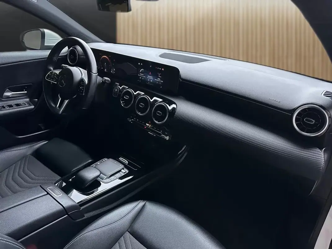 Mercedes-Benz A 250 2022 - 27800 EUR, 78000 km - AUTO.MOTO.pt - 78000km - foto 9 de 20