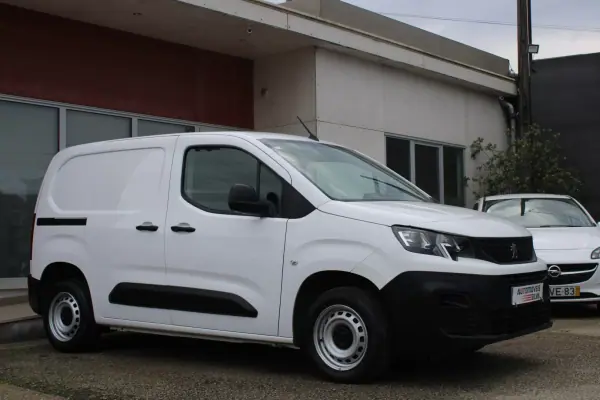 Peugeot Partner 1.5 BlueHDI Premium Longa 2021 - 14250 EUR, 105000 km - AUTO.MOTO.pt - 105000km - foto 6 de 22