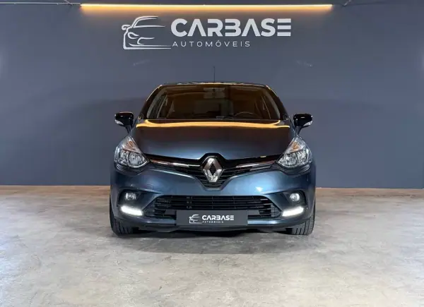 Renault Clio 2018 — foto 2 de 19