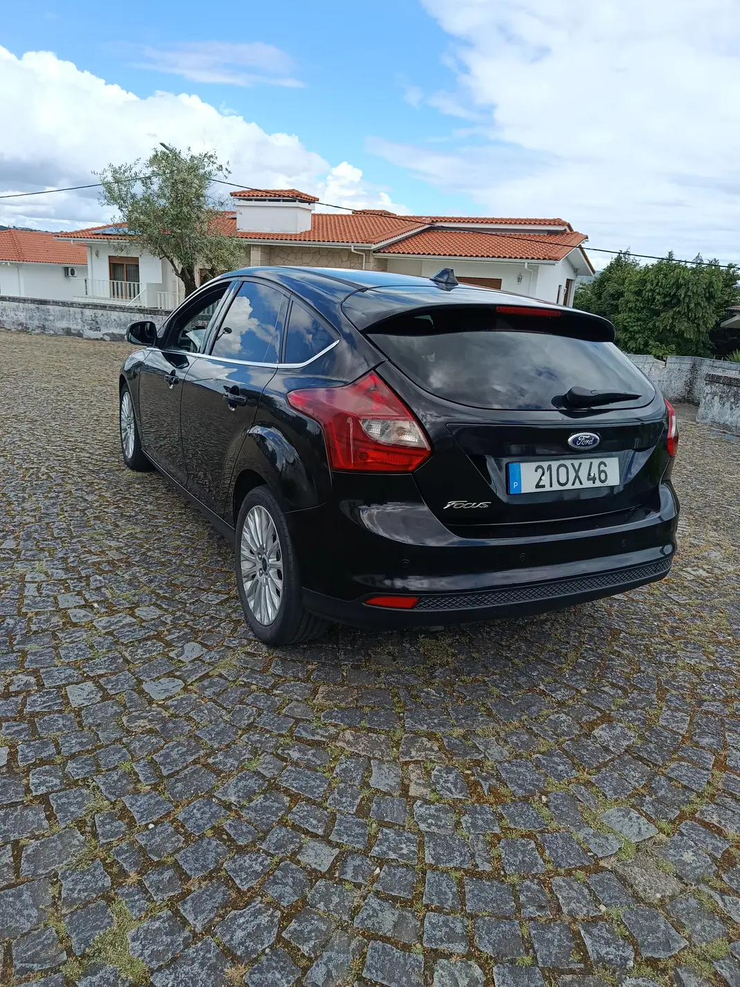 Ford Focus 2014 - 8200 EUR, 203000 km - AUTO.MOTO.pt - 203000km - foto 8 de 10