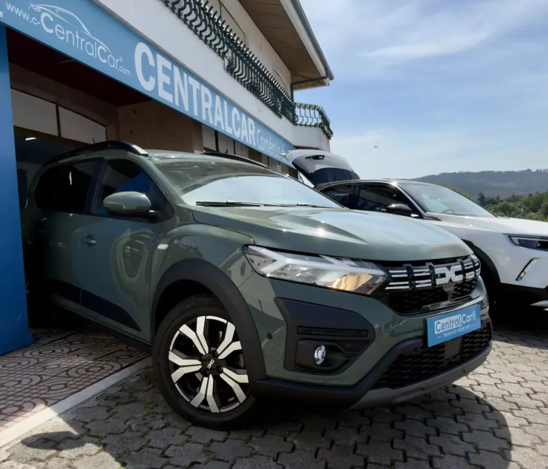 Dacia Jogger 2024 - 16950 EUR, 57000 km - AUTO.MOTO.pt - 57000km - foto 2 de 26