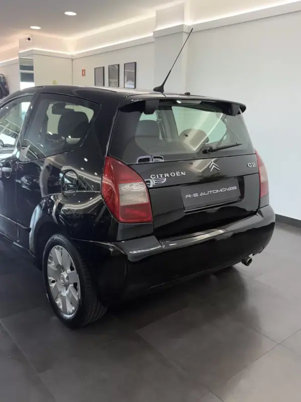 Citroën C2 2004 - 6990 EUR, 170000 km - AUTO.MOTO.pt - 170000km - foto 5 de 9