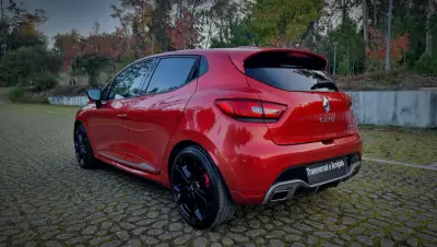 Renault Clio 2014 - 17700 EUR, 146000 km - AUTO.MOTO.pt - 146000km - foto 14 de 23