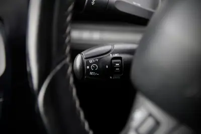 Peugeot 2008 2017 - 12900 EUR, 100000 km - AUTO.MOTO.pt - 100000km - foto 20 de 27