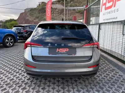 Skoda Scala 2022 - 15990 EUR, 79200 km - AUTO.MOTO.pt - 79200km - foto 4 de 11