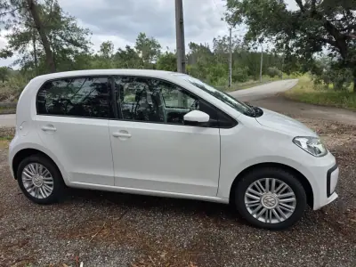 Volkswagen Up! 2016 - 7990 EUR, 152974 km - AUTO.MOTO.pt - 152974km - foto 33 de 71