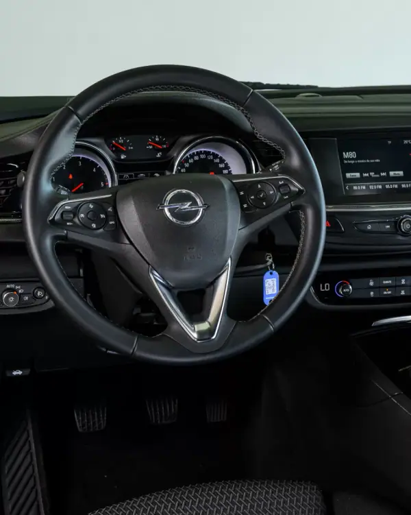 Opel Insignia Sports Tourer 2021 - 15900 EUR, 91563 km - AUTO.MOTO.pt - 91563km - foto 18 de 35