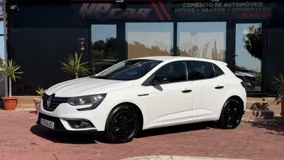 Renault Mégane 2016 - 8990 EUR, 208000 km - AUTO.MOTO.pt - 208000km - foto 2 de 27
