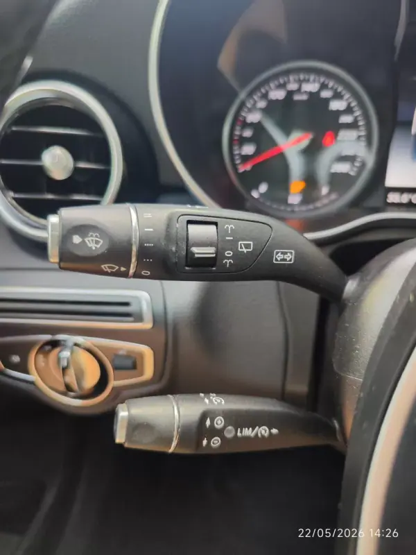 Mercedes-Benz C 200 2015 - 12480 EUR, 333200 km - AUTO.MOTO.pt - 333200km - foto 13 de 32