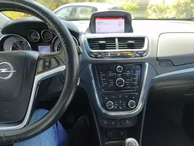 Opel Mokka 2014 - 12500 EUR, 154349 km - AUTO.MOTO.pt - 154349km - foto 7 de 14