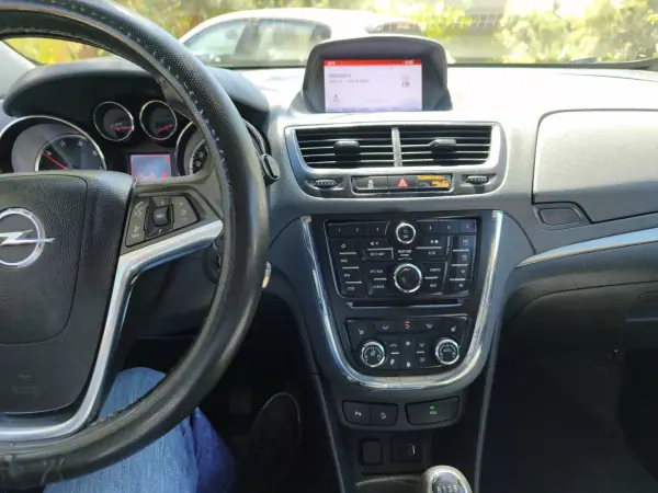 Opel Mokka 2014 - 12500 EUR, 154349 km - AUTO.MOTO.pt - 154349km - foto 7 de 14