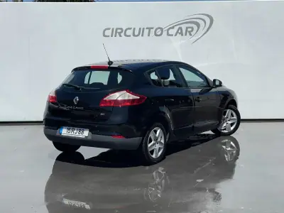 Renault Mégane 2014 - 7995 EUR, 191366 km - AUTO.MOTO.pt - 191366km - foto 7 de 27