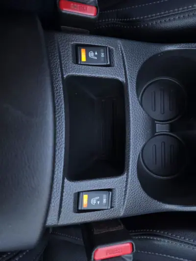 Nissan Qashqai 2015 - 13990 EUR, 146000 km - AUTO.MOTO.pt - 146000km - foto 30 de 40