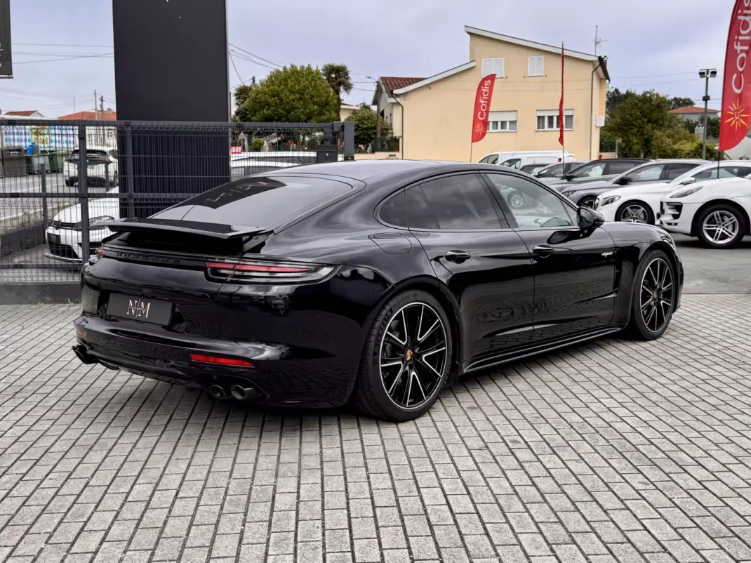 Porsche Panamera 2019 - 75990 EUR, 69000 km - AUTO.MOTO.pt - 69000km - foto 2 de 17