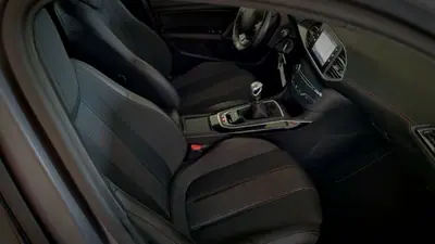 Peugeot 308 SW 2018 - 15800 EUR, 139000 km - AUTO.MOTO.pt - 139000km - foto 17 de 26