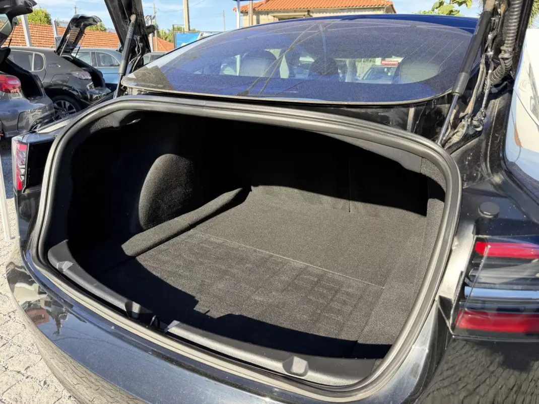 Tesla Model 3 2020 - 29500 EUR, 89581 km - 89581km - foto 24 de 48