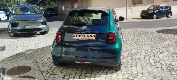 Fiat 500e 2023 - 18990 EUR, 24336 km - AUTO.MOTO.pt - 24336km - foto 8 de 22