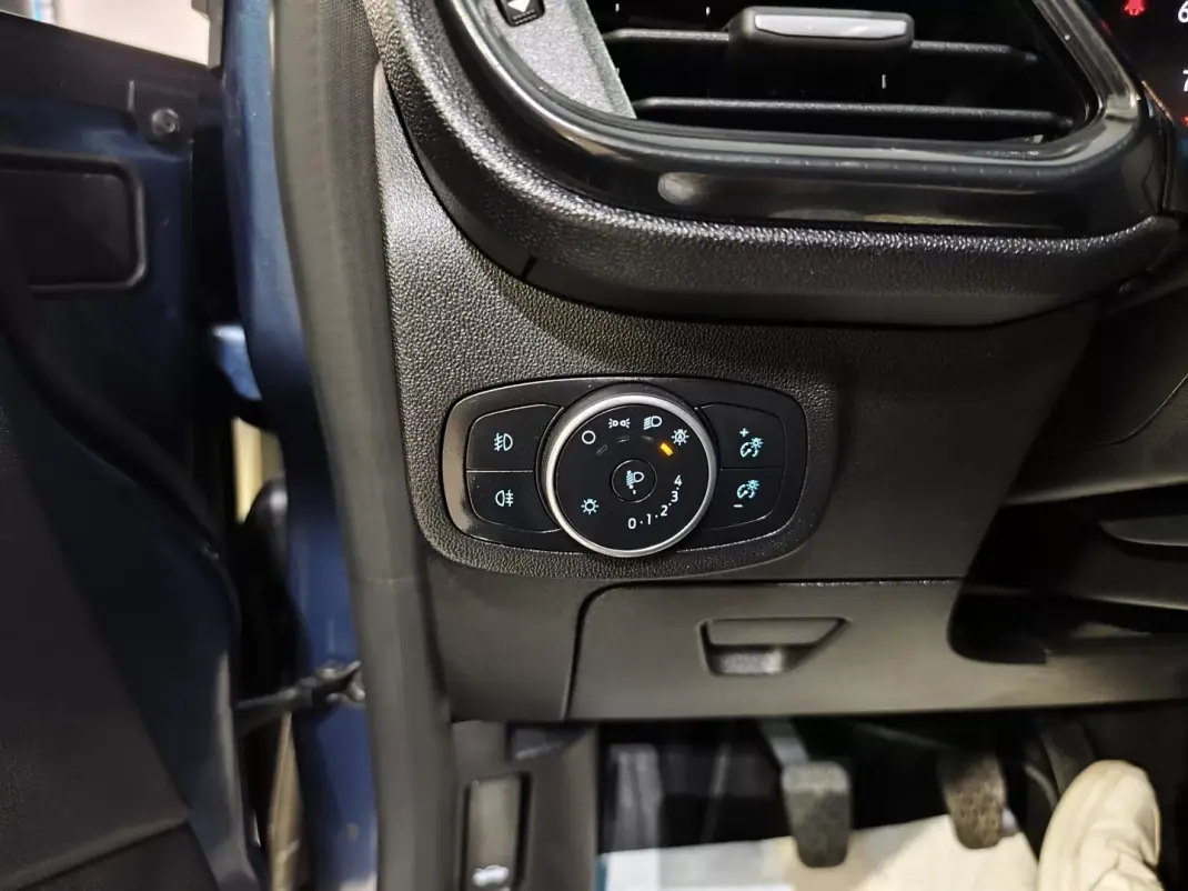 Ford Fiesta 2019 - 12800 EUR, 78000 km - 78000km - foto 18 de 22