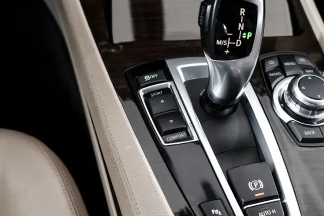 BMW 730 2011 - 25000 EUR, 172477 km - AUTO.MOTO.pt - 172477km - foto 13 de 26