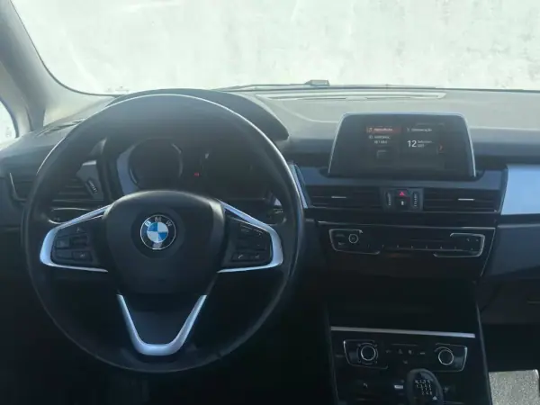 BMW 216 Gran Tourer 2019 - 15900 EUR, 105978 km - AUTO.MOTO.pt - 105978km - foto 15 de 20