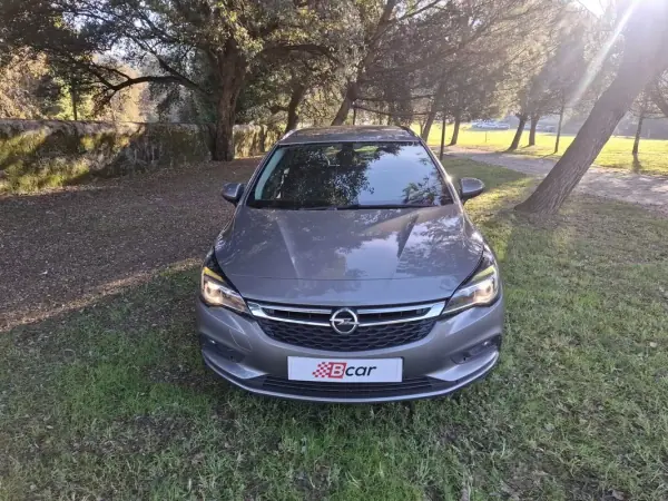 Opel Astra Sports Tourer 2017 - 8900 EUR, 231400 km - AUTO.MOTO.pt - 231400km - foto 4 de 35