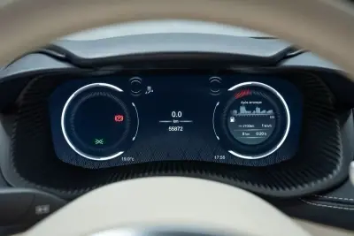 Aston Martin DBX 2020 - 149950 EUR, 55000 km - AUTO.MOTO.pt - 55000km - foto 32 de 53