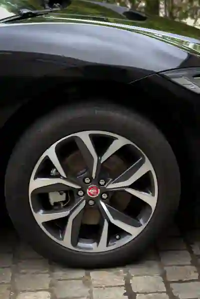 Jaguar I-Pace 2020 - 31000 EUR, 31511 km - AUTO.MOTO.pt - 31511km - foto 4 de 9