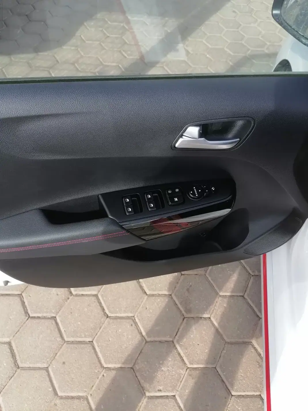 Kia Picanto 2020 - 18900 EUR, 20480 km - AUTO.MOTO.pt - 20480km - foto 1 de 20