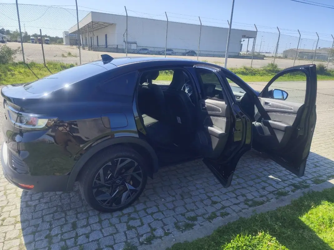 Renault Arkana 2025 - 29990 EUR, 4500 km - AUTO.MOTO.pt - 4500km - foto 10 de 17