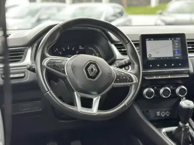 Renault Captur 2023 - 21990 EUR, 8000 km - AUTO.MOTO.pt - 8000km - foto 18 de 22