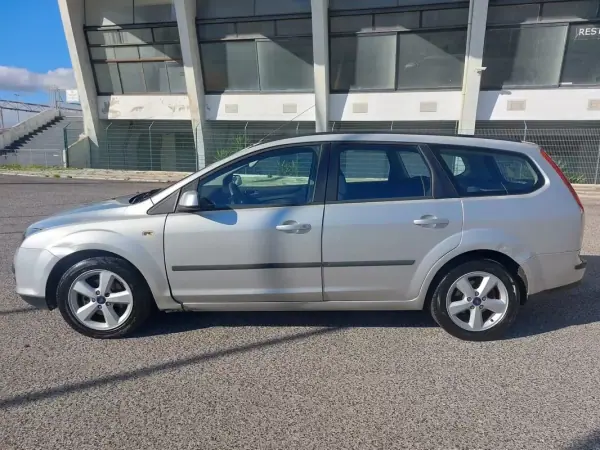 Ford Focus SW 2005 - 2990 EUR, 307902 km - AUTO.MOTO.pt - 307902km - foto 2 de 27