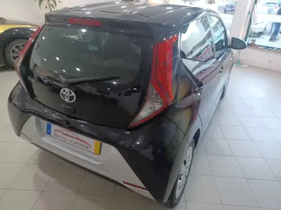 Toyota Aygo 2019 - 11890 EUR, 84853 km - AUTO.MOTO.pt - 84853km - foto 7 de 27