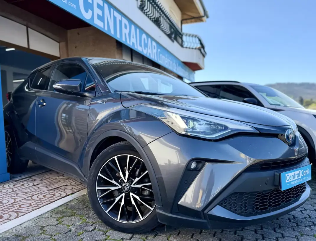 Toyota C-HR 2019 - 23950 EUR, 90000 km - AUTO.MOTO.pt - 90000km - foto 1 de 24