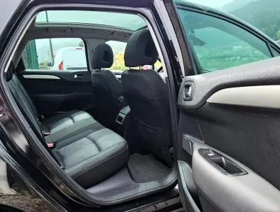 Citroën C4 2011 - 6500 EUR, 290000 km - AUTO.MOTO.pt - 290000km - foto 8 de 20