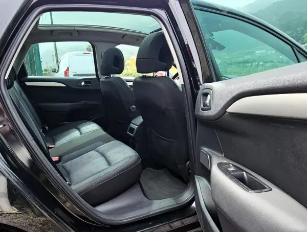 Citroën C4 2011 - 6500 EUR, 290000 km - AUTO.MOTO.pt - 290000km - foto 8 de 20