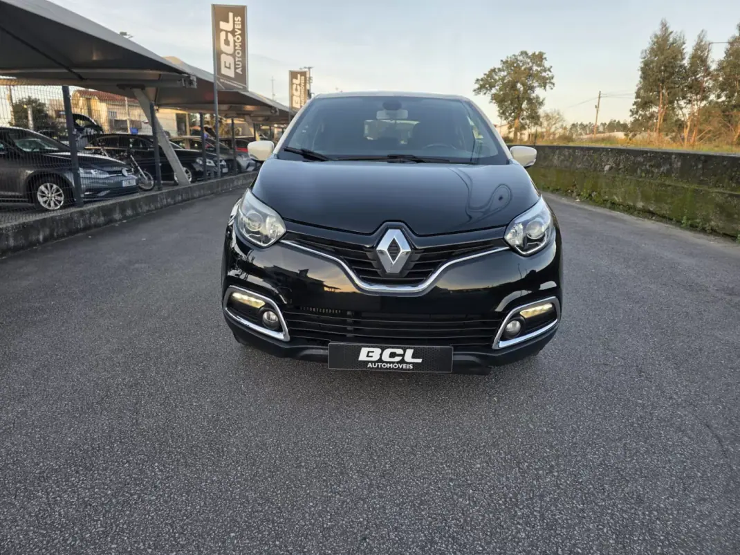 Renault Captur 2016 - 11990 EUR, 118000 km - AUTO.MOTO.pt - 118000km - foto 2 de 32