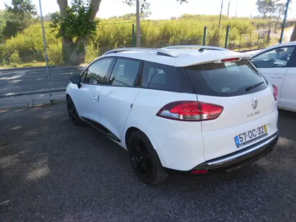 Renault Clio 2013 - 11500 EUR, 137126 km - AUTO.MOTO.pt - 137126km - foto 5 de 13