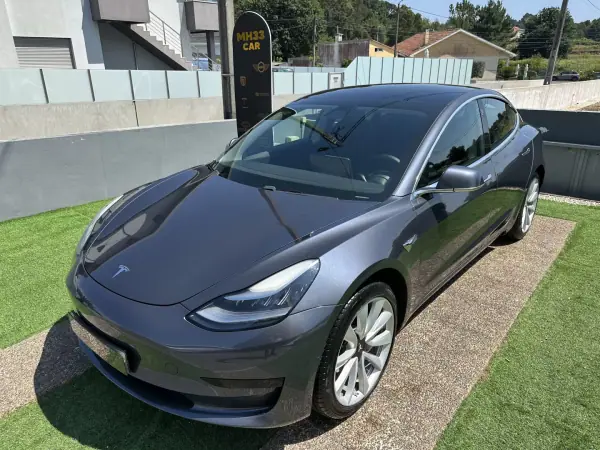 Tesla Model 3 2019 - 21900 EUR, 86000 km - AUTO.MOTO.pt - 86000km - foto 7 de 64