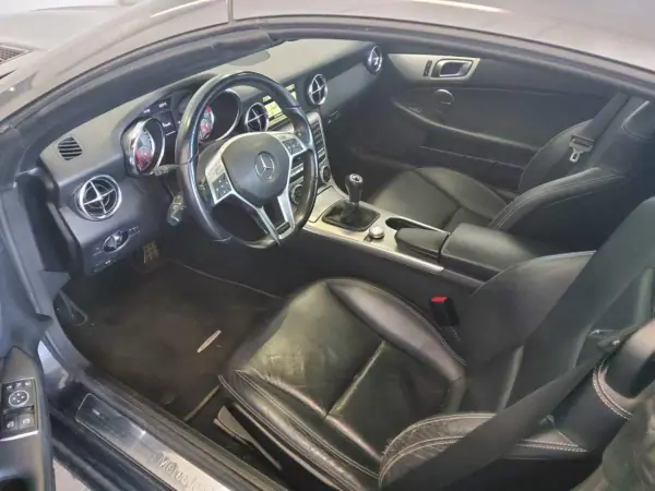 Mercedes-Benz SLK 200 2012 - 19990 EUR, 142000 km - AUTO.MOTO.pt - 142000km - foto 6 de 11