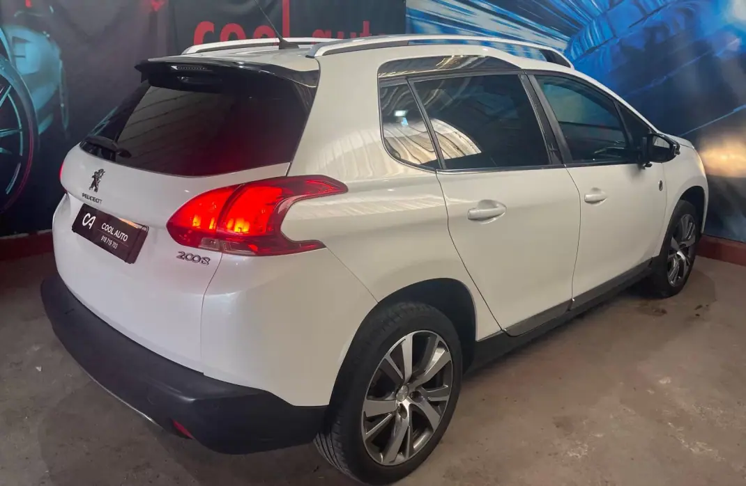 Peugeot 2008 2015 - 8500 EUR, 166000 km - AUTO.MOTO.pt - 166000km - foto 14 de 44