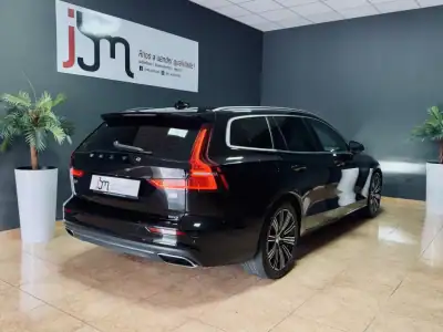 Volvo V60 2022 - 25990 EUR, 149741 km - AUTO.MOTO.pt - 149741km - foto 4 de 14