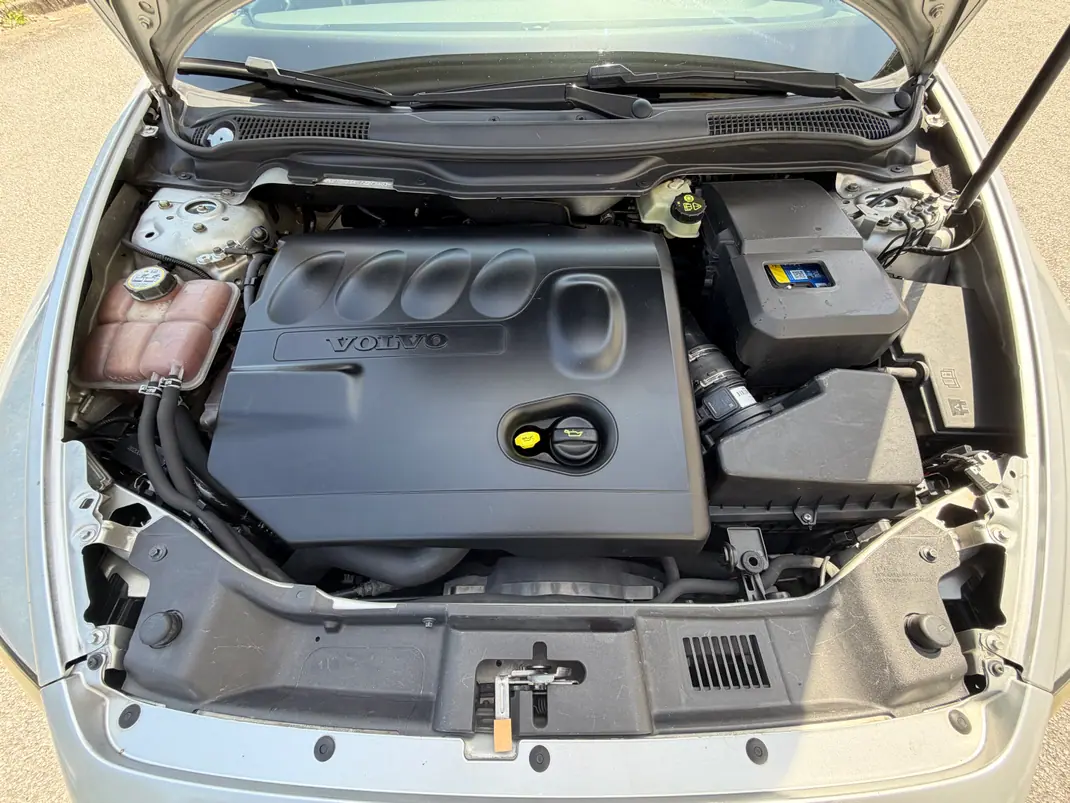 Volvo V50 2007 - 5500 EUR, 326000 km - AUTO.MOTO.pt - 326000km - foto 12 de 13