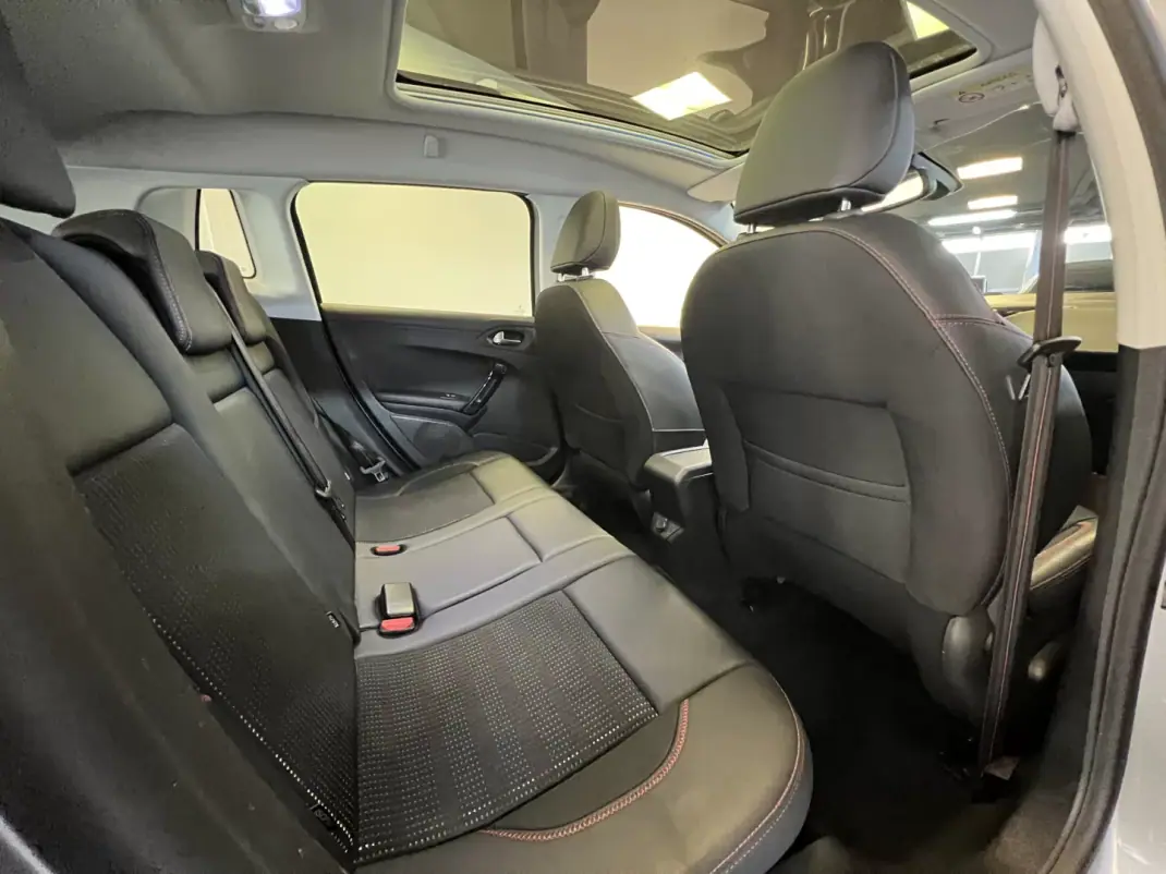 Peugeot 2008 2016 - 10990 EUR, 60000 km - 60000km - foto 10 de 60