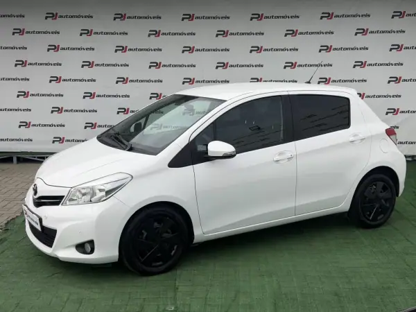 Toyota Yaris 2014 - 9990 EUR, 149000 km - AUTO.MOTO.pt - 149000km - foto 2 de 19