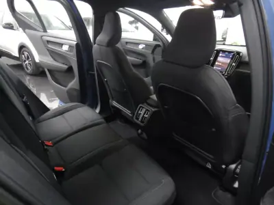 Volvo XC 40 2022 - 26990 EUR, 111000 km - AUTO.MOTO.pt - 111000km - foto 25 de 38