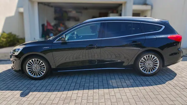 Ford Focus SW 2019 - 14900 EUR, 99500 km - AUTO.MOTO.pt - 99500km - foto 2 de 15