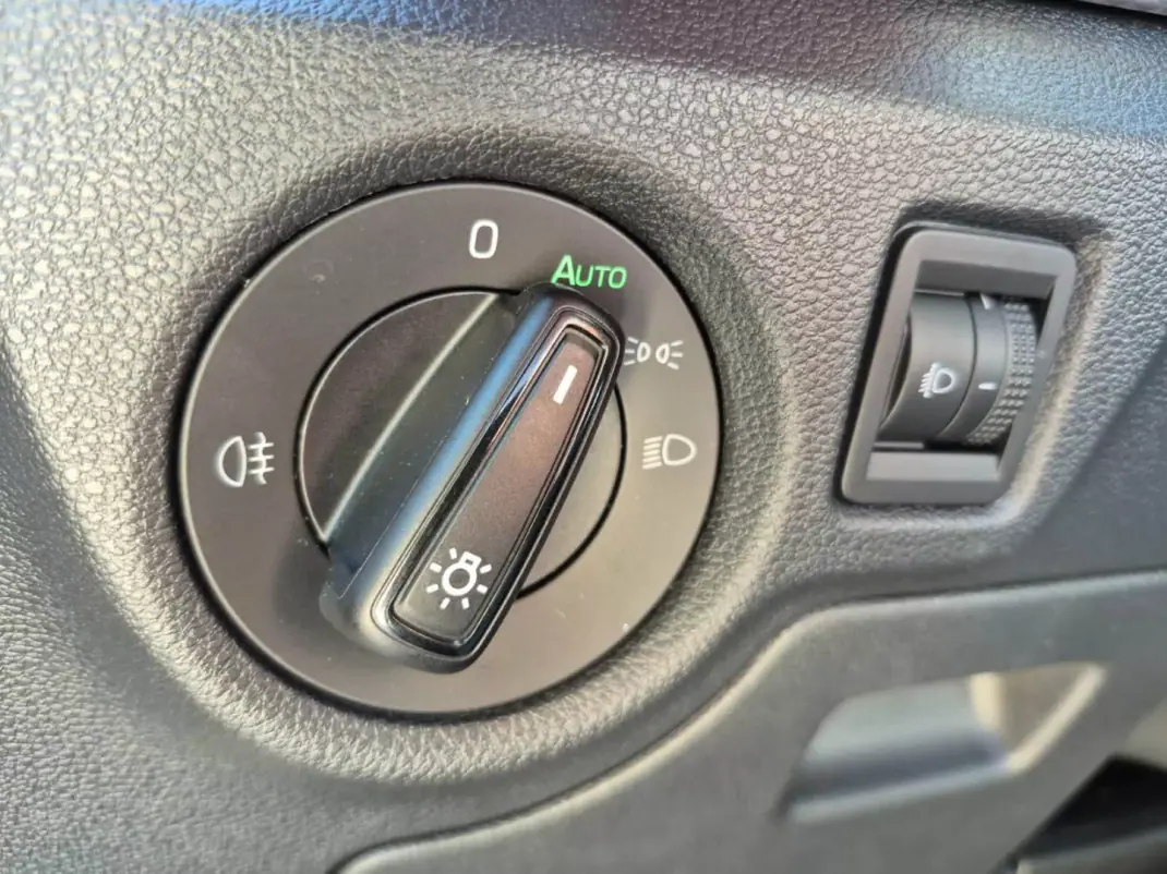 Skoda Kamiq 2023 - 18900 EUR, 24682 km - AUTO.MOTO.pt - 24682km - foto 8 de 20